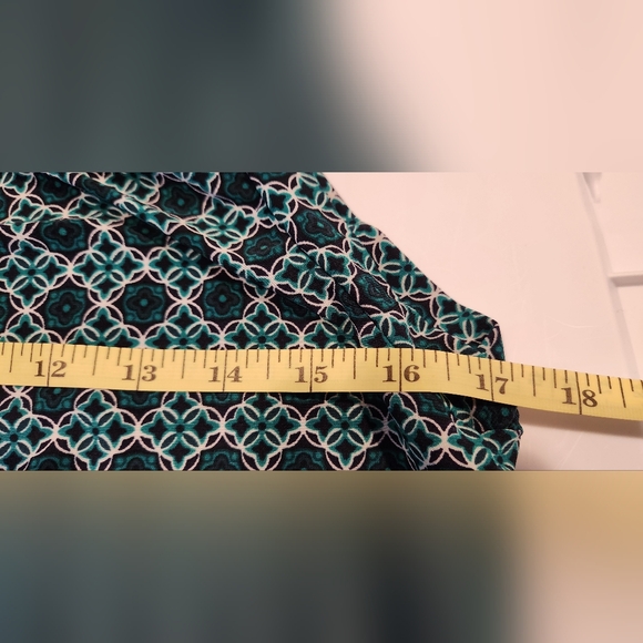 Tommy Hilfiger Sleeveless Green And Black Patterned Women's Top - Picture 8 of 9